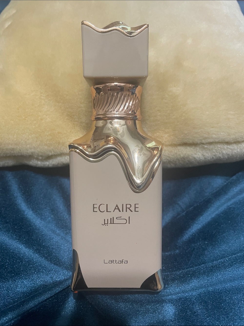 Lattafa eclaire perfume